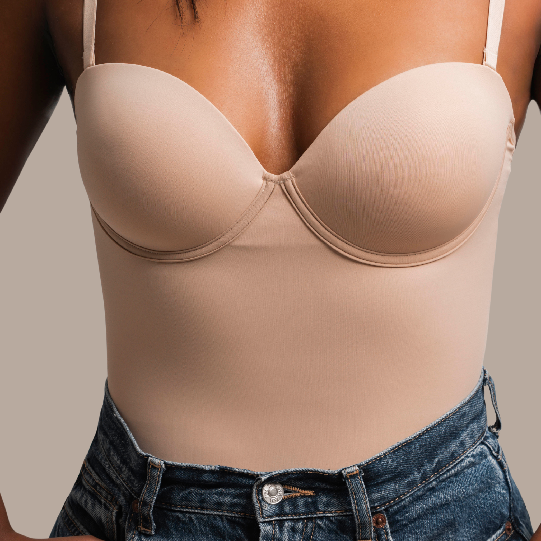 Le body sculpture beige